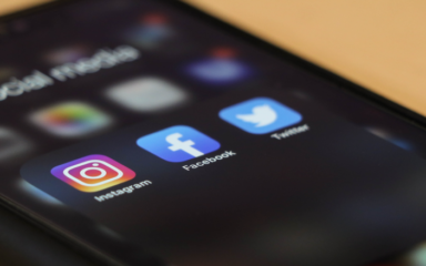 Jak wybrać agencję social mediów? - Blackboard Consulting